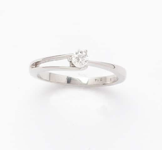 R10279 platinum diamond ring