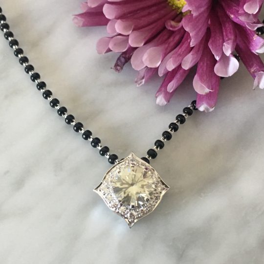 Solitaire mangalsutra
